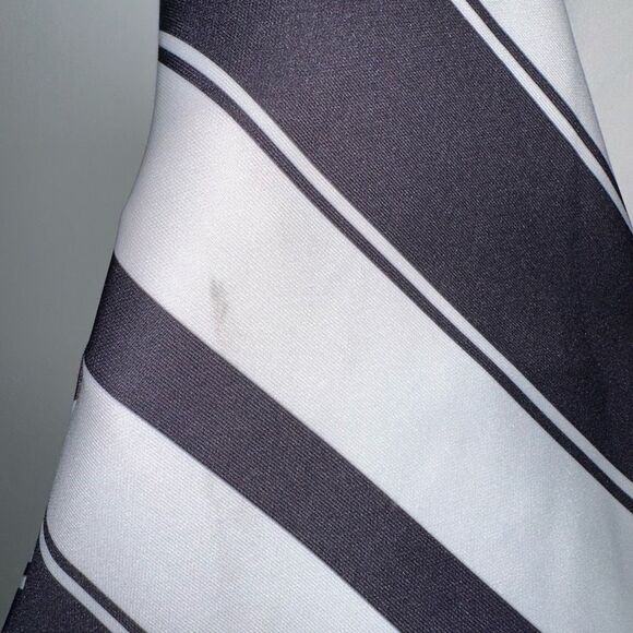 H&M Small Chevron Peplum Zipper Back Tank Top Black White Stripes Gently Worn - Picture 4 of 8